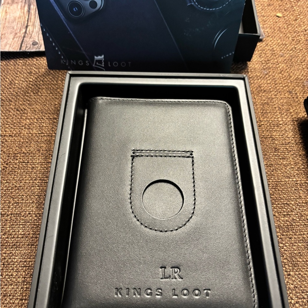 Brand New Kings Loot Passport Wallet and AirTag Holder
